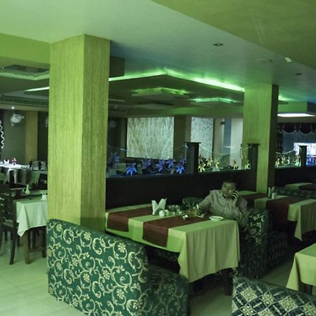 Hotel Sunshine Baharampur Ngoại thất bức ảnh