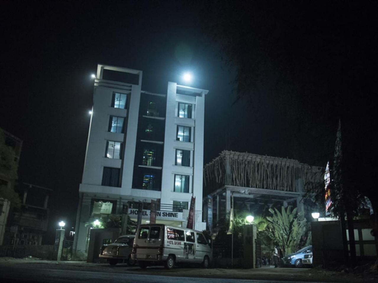Hotel Sunshine Baharampur Ngoại thất bức ảnh