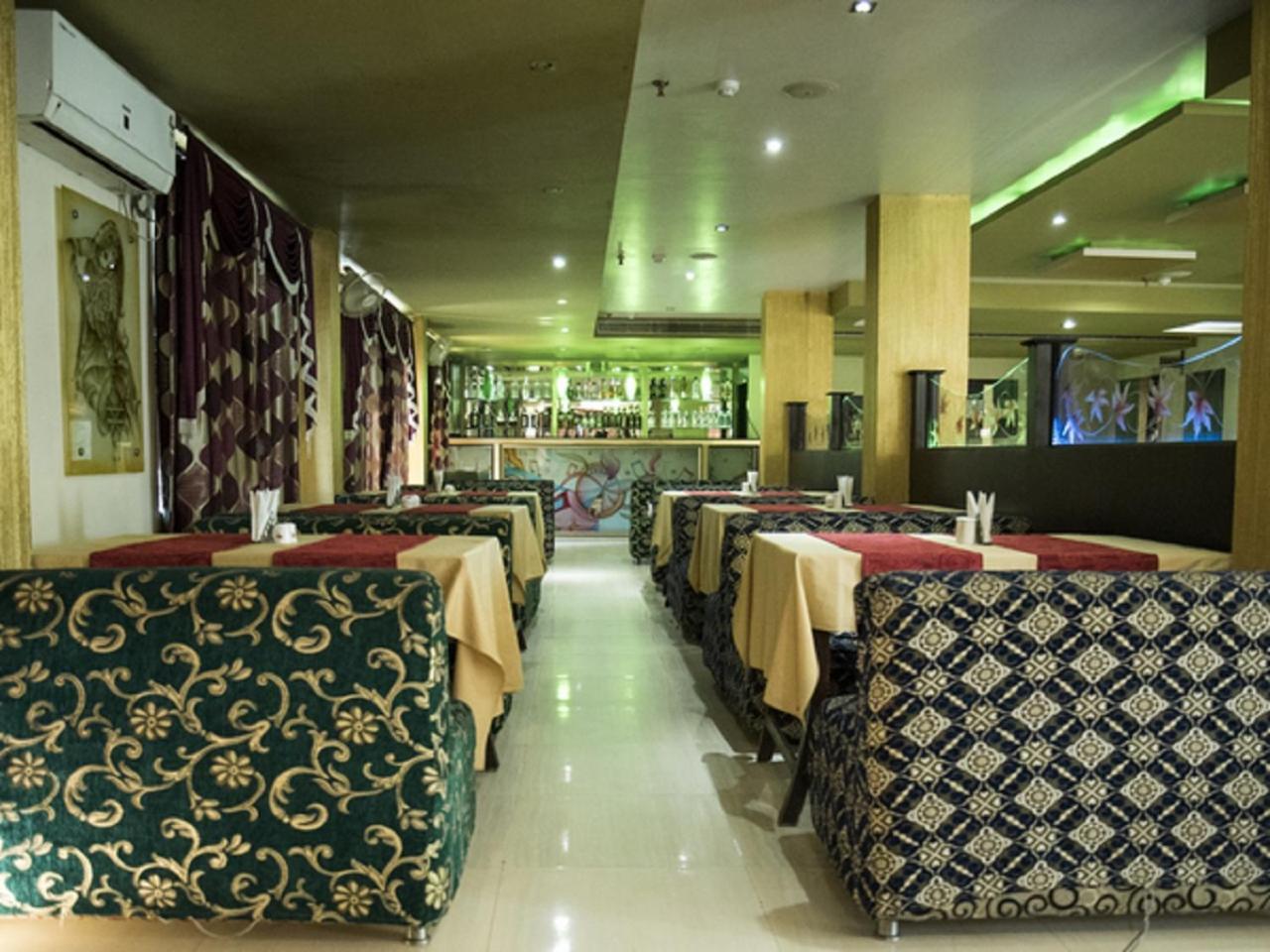 Hotel Sunshine Baharampur Ngoại thất bức ảnh