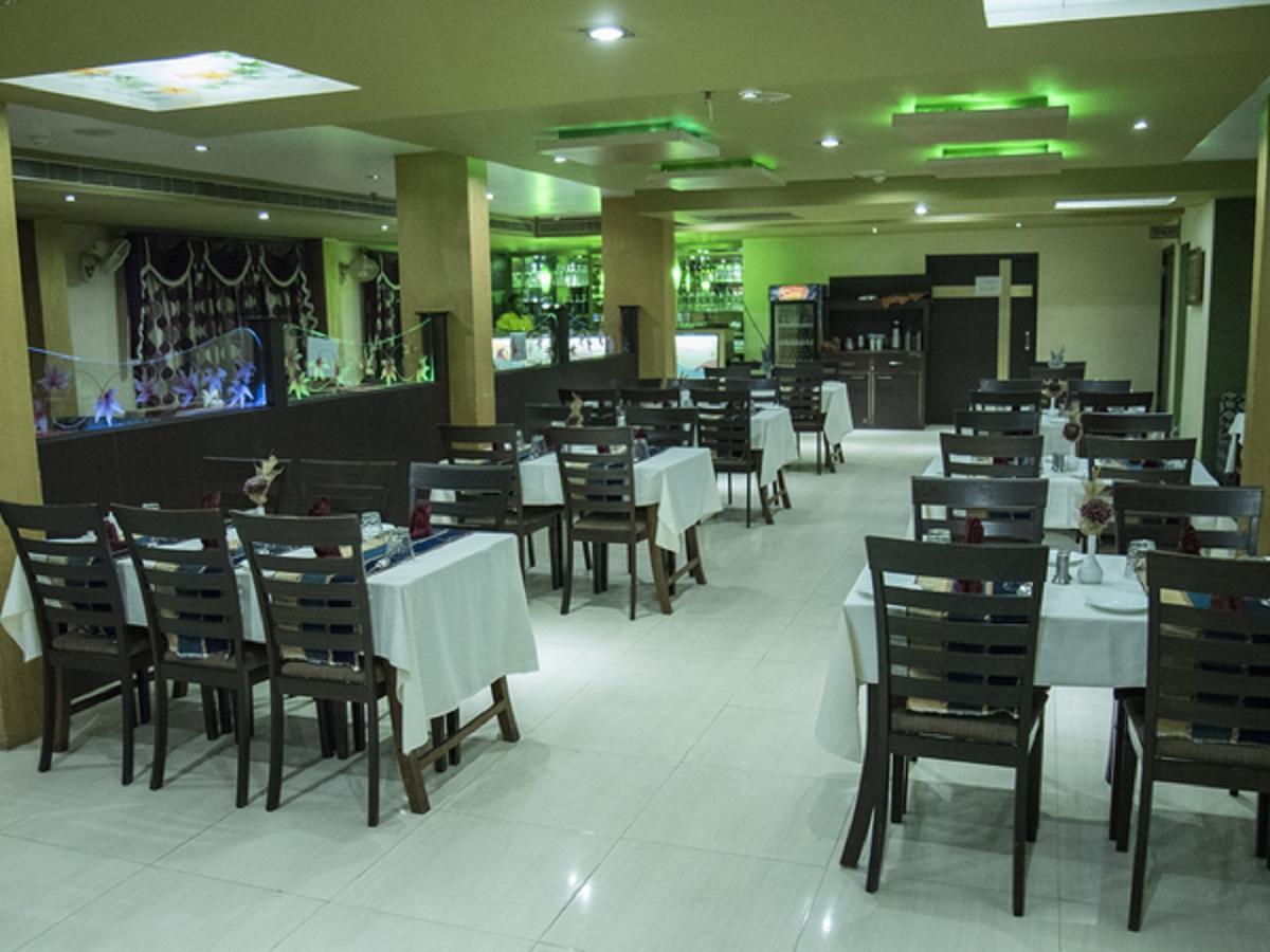 Hotel Sunshine Baharampur Ngoại thất bức ảnh