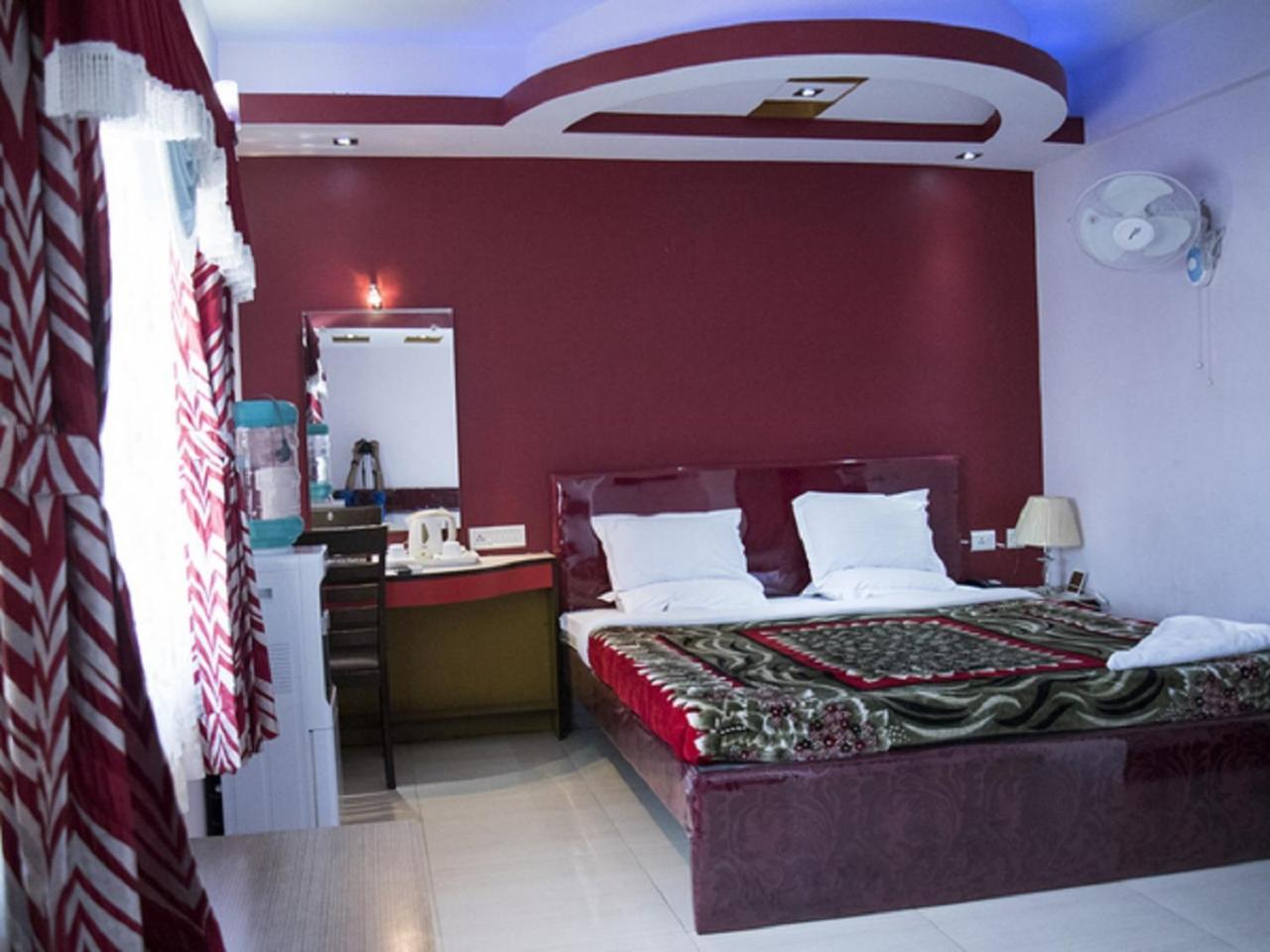 Hotel Sunshine Baharampur Ngoại thất bức ảnh