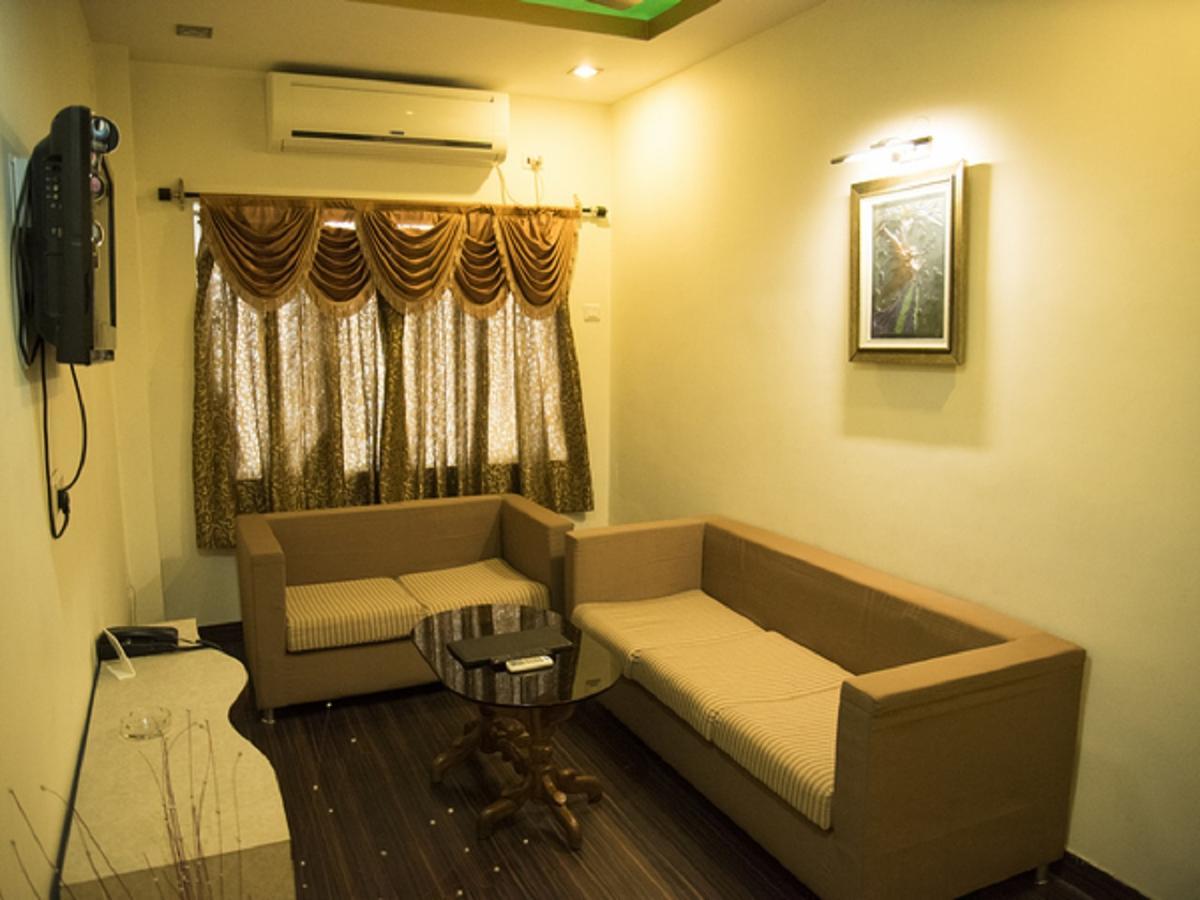 Hotel Sunshine Baharampur Ngoại thất bức ảnh
