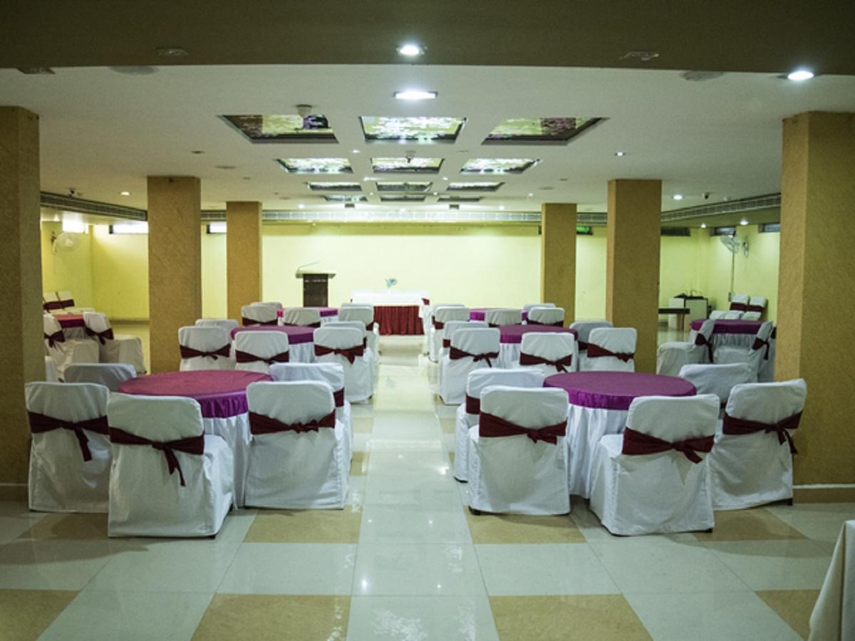 Hotel Sunshine Baharampur Ngoại thất bức ảnh