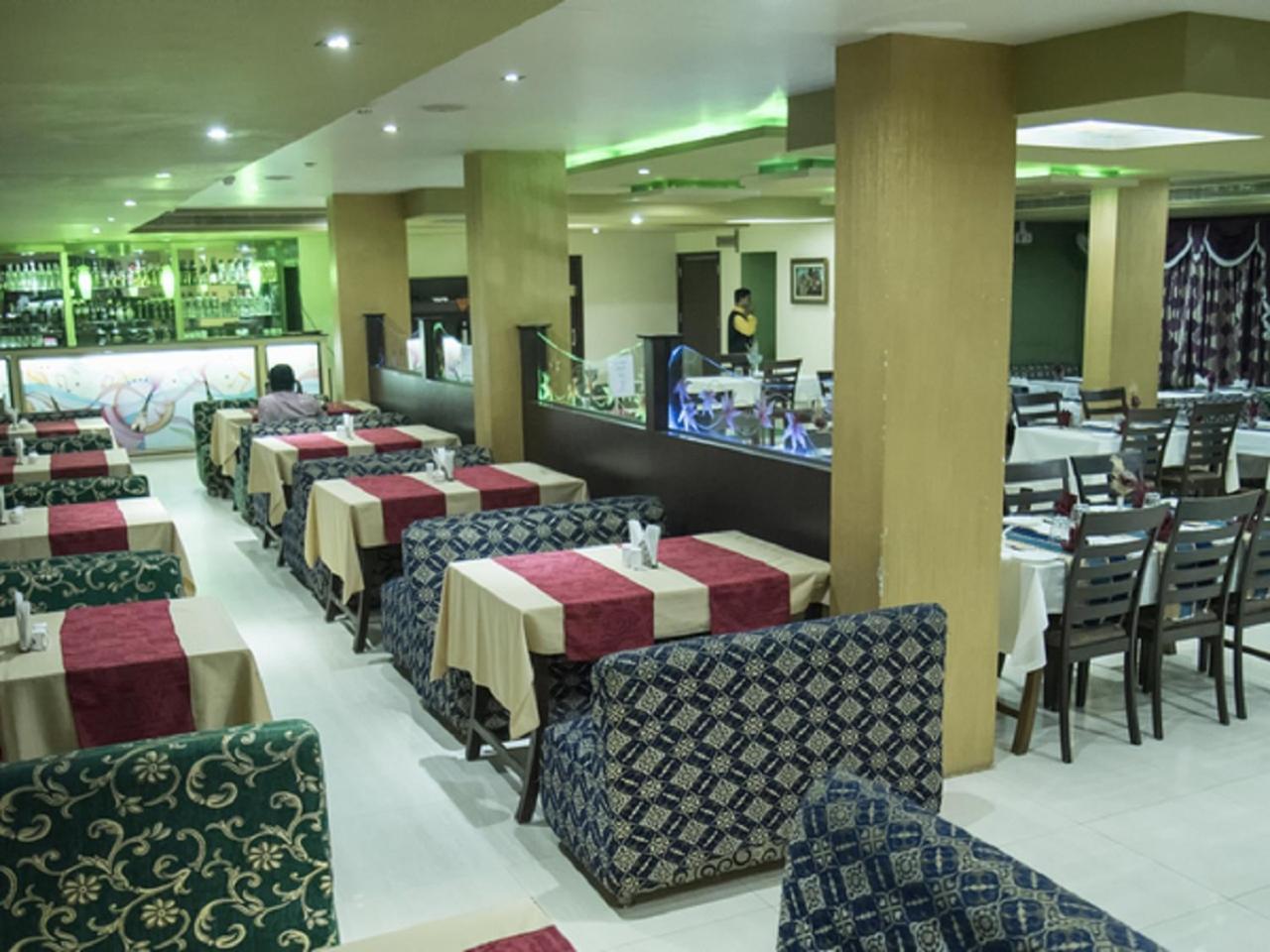 Hotel Sunshine Baharampur Ngoại thất bức ảnh