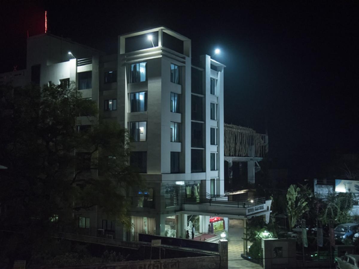 Hotel Sunshine Baharampur Ngoại thất bức ảnh
