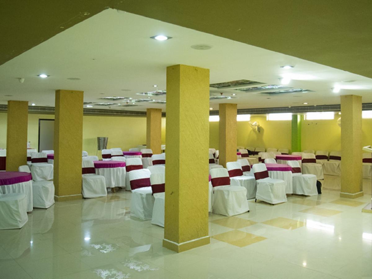 Hotel Sunshine Baharampur Ngoại thất bức ảnh